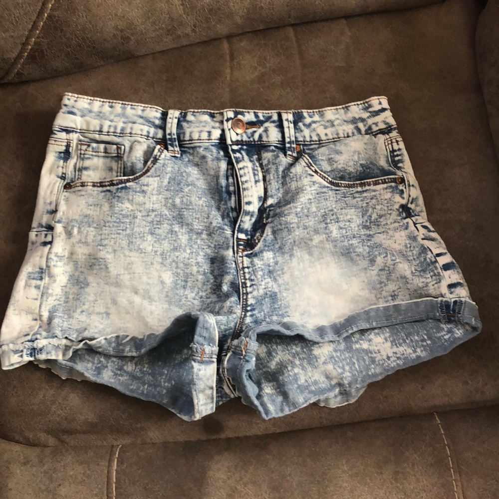 Women’s shorts.